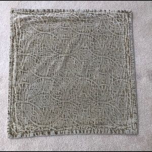 BNWT Pottery Barn Chenille Jacquard Pillow Cover